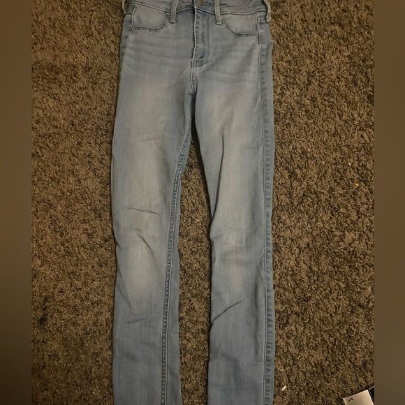 Hollister Jeans - Picture 2 of 3
